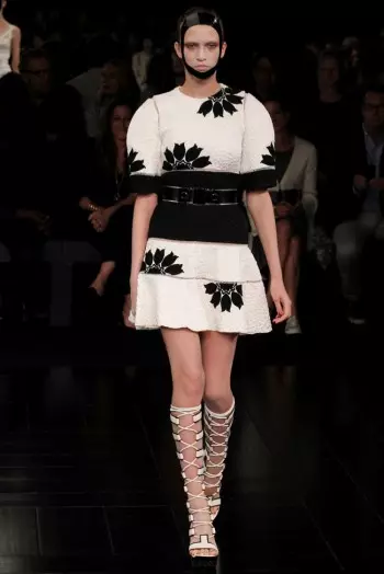 Alexander McQueen Impeshyi 2015: Ode kuri Kimono