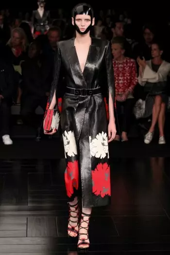 Alexander McQueen printemps 2015 : Ode au kimono