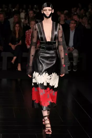 Alexander McQueen printemps 2015 : Ode au kimono