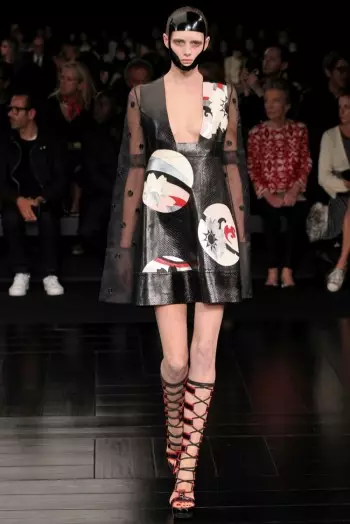 Alexander McQueen printemps 2015 : Ode au kimono