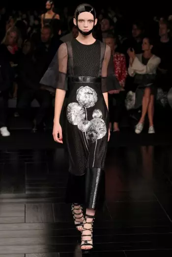 Alexander McQueen Musim Semi 2015: Sebuah Ode untuk Kimono