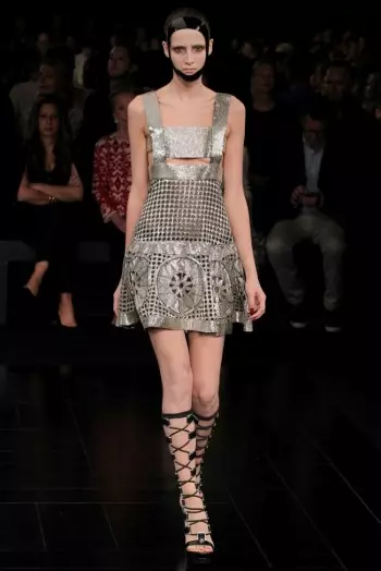 Alexander McQueen 2015 tavasza: Óda a kimonóhoz