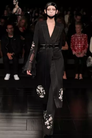 Alexander McQueen Wiosna 2015: Oda do kimona