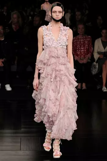 Alexander McQueen Jaro 2015: Óda na kimono