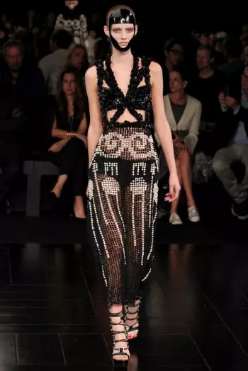 Alexander McQueen 2015 tavasza: Óda a kimonóhoz