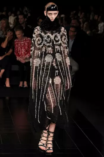 Alexander McQueen printemps 2015 : Ode au kimono