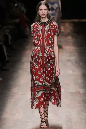 Valentino Primavera 2015: A Grand Journey