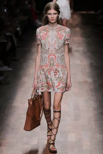 I-Valentino Spring 2015: Uhambo Olukhulu