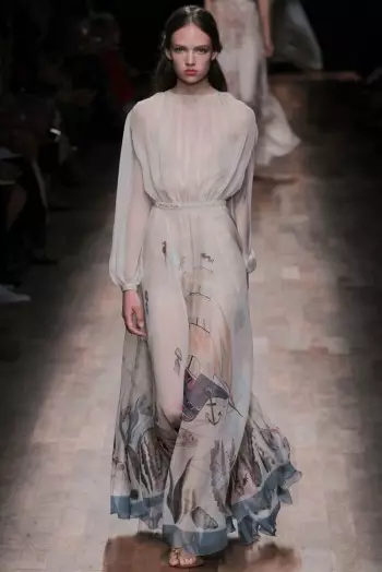 Valentino 2015eko udaberria: bidaia handi bat