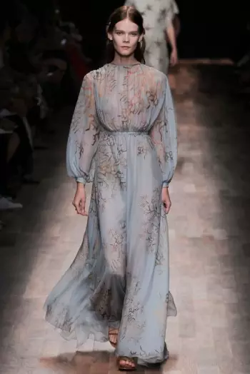 Valentino Spring 2015: Yon gwo vwayaj