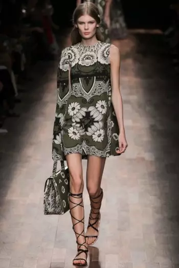 Valentino Spring 2015: Usa ka Dakong Panaw