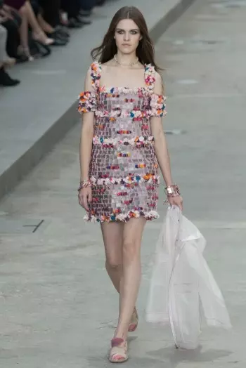 Chanel fait une déclaration pour le printemps 2015