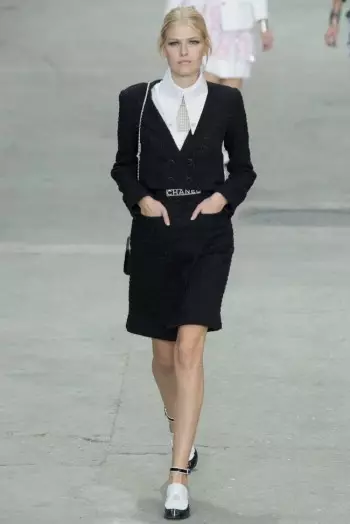 Chanel fait une déclaration pour le printemps 2015