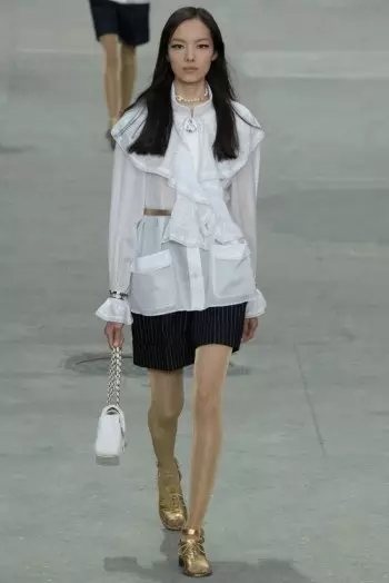 Chanel fait une déclaration pour le printemps 2015