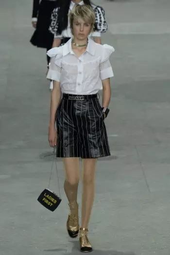 Chanel 2015-жылдын жазы үчүн билдирүү жасады