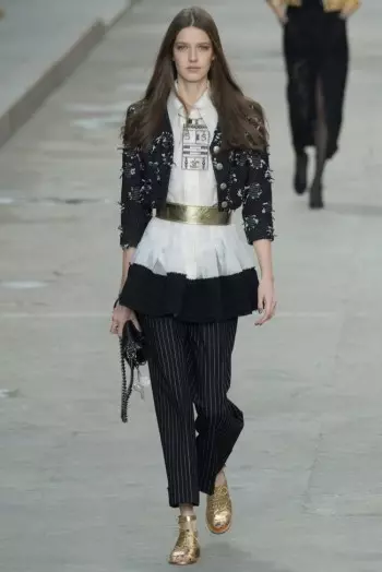 Chanel fait une déclaration pour le printemps 2015