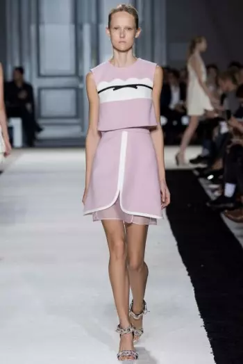 Giambattista Valli Spring 2015: Memasang Pinggiran