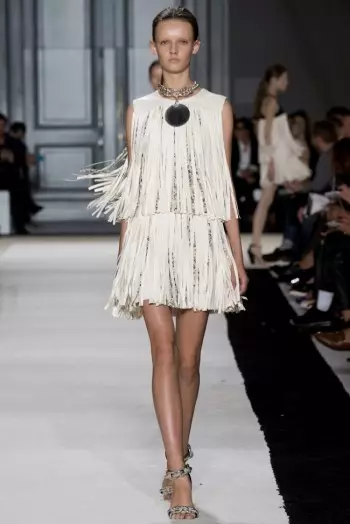 Giambattista Valli Spring 2015: Kuweka kwenye pindo