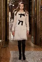 Bekijk Chanel's Oostenrijks geïnspireerde pre-herfst 2015 catwalkshow