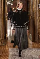 Veja o desfile pré-outono de 2015 inspirado na Áustria da Chanel