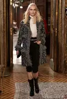 Sehen Sie sich Chanels österreichisch inspirierte Pre-Fall 2015 Runway Show an