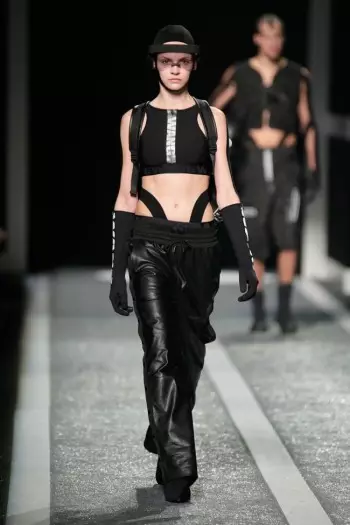 Alexander Wang-ek Runway Show bat egin zuen bere H&M lankidetzagatik