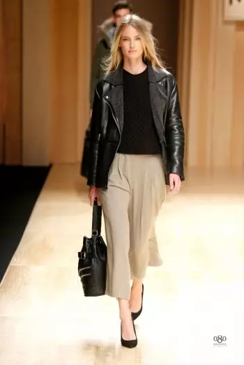 Toni Garrn Imexxi l-Pakkett fil-Wirja tar-Runway ta’ Mango Fall/Winter 2014