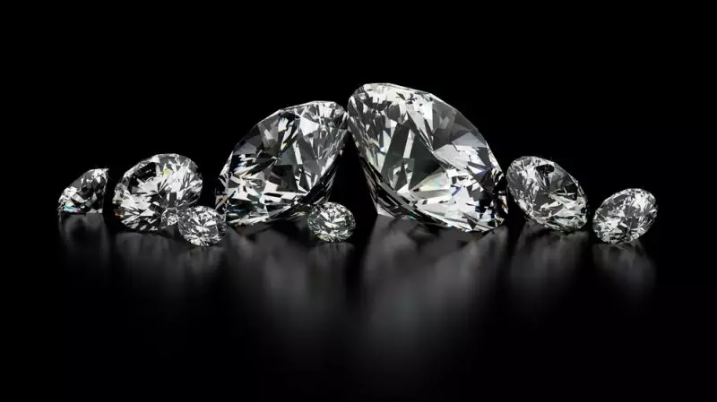 Èske li vo itilize Founisè Diamonds ki lach lè w ap chèche yon bag angajman?