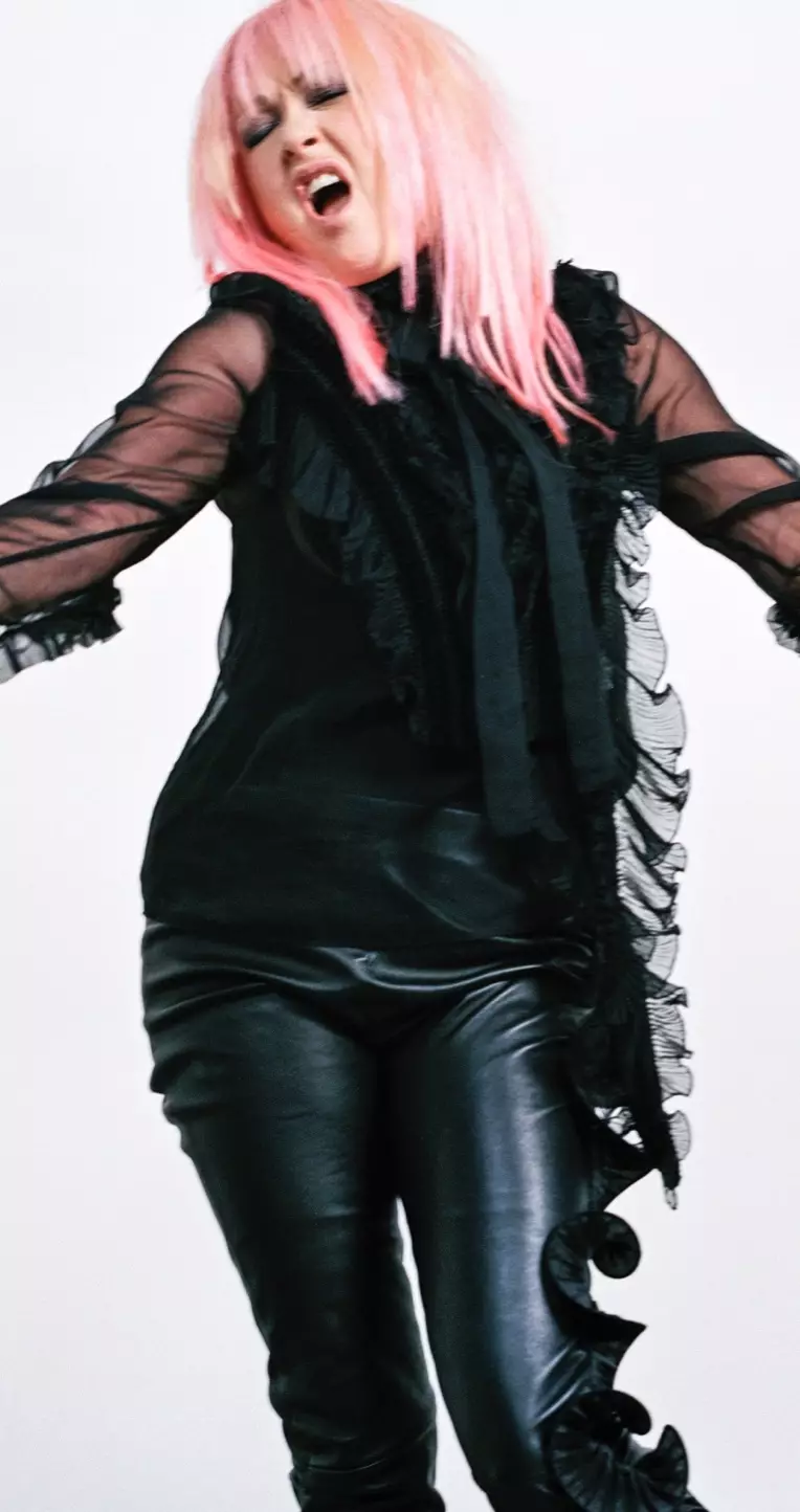 Cyndi Lauper posa en la campaña primavera-verano 2016 de Barneys