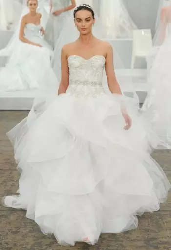 Monique Lhuillier's Bridal 2015 цуглуулга нь хуримын уран зөгнөл юм