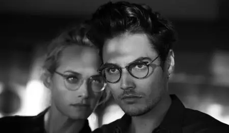 Amber Valletta ir Jac Jagaciak žvaigždė Oliverio Peoples 30-mečio kampanijoje