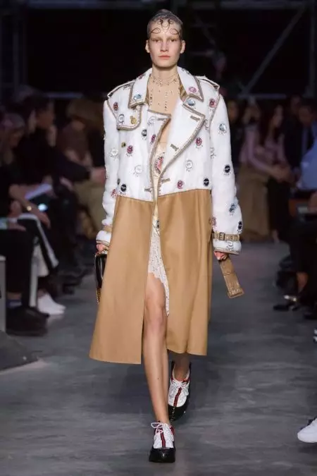 Burberry מספק ניגודיות לסתיו 2019