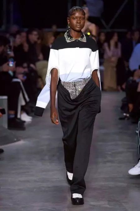 Burberry מספק ניגודיות לסתיו 2019