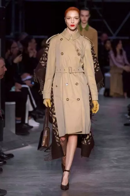 Burberry מספק ניגודיות לסתיו 2019