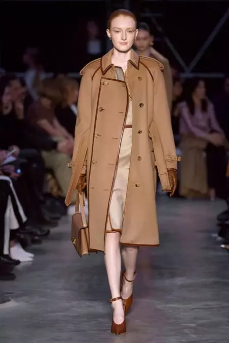 Burberry 2019-يىلى كۈزدىكى سېلىشتۇرما يەتكۈزدى