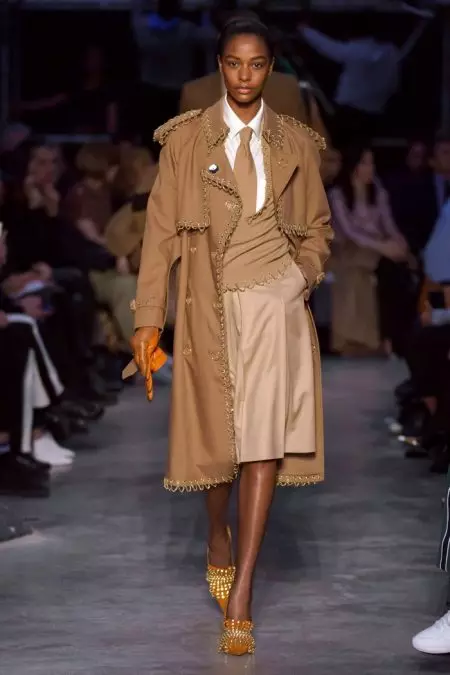 Burberry מספק ניגודיות לסתיו 2019