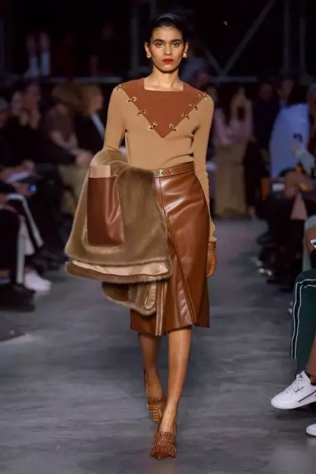 “Burberry” 2019-njy ýylyň güýzünde kontrast berýär