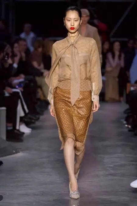 Burberry מספק ניגודיות לסתיו 2019