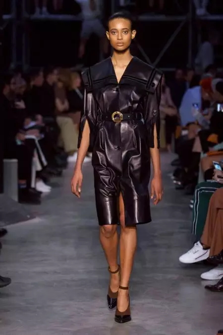 “Burberry” 2019-njy ýylyň güýzünde kontrast berýär