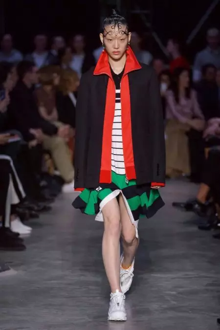 Burberry מספק ניגודיות לסתיו 2019