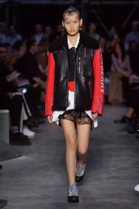 Burberry מספק ניגודיות לסתיו 2019