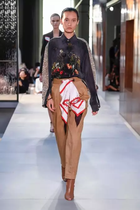 Burberryren 2019ko udaberriko bildumak ikuspegi berri bat ezagutarazi du