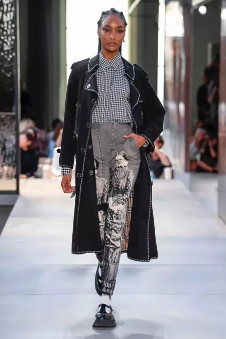 Burberry's Spring 2019 Collection Fa'aalia se Va'aiga Fou