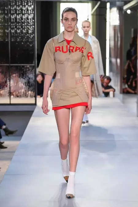 Burberry को वसन्त 2019 संग्रह एक नयाँ दृष्टिकोण अनावरण गर्दछ