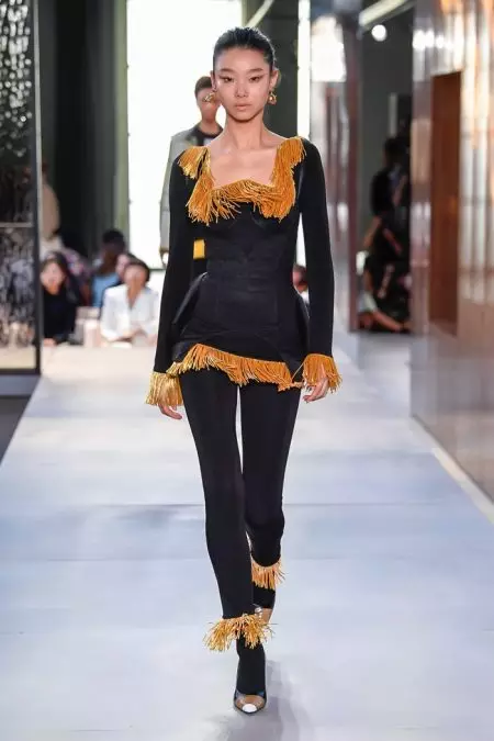 የ Burberry's Spring 2019 ስብስብ አዲስ ራዕይን ያሳያል