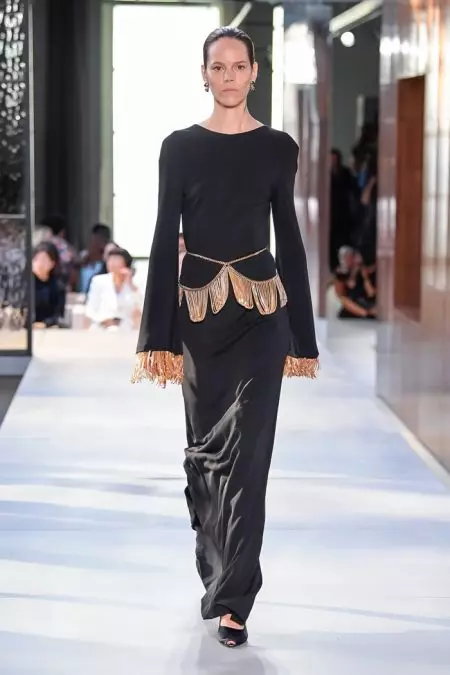 Tarin Burberry's Spring 2019 Ya Buɗe Sabon Hani