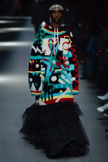 Burberry Akukumbatira Rainbow Hues kwa Spring 2018