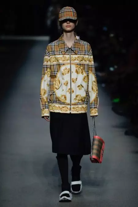 Burberry Merangkul Warna Pelangi untuk Musim Semi 2018