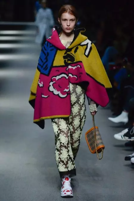 Burberry Embraces Rainbow Hues cho mùa xuân 2018