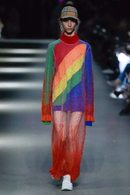 Burberry Embraces Rainbow Hues សម្រាប់និទាឃរដូវឆ្នាំ 2018